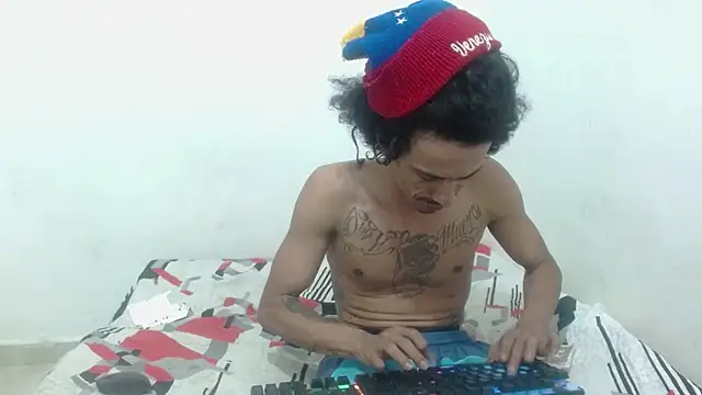 damian bottom bigcock online show from 12.02.24