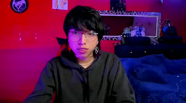 Snapshot of AnggelONfiree chatting on 12.17.24 AnggelONfiree online show from 12.17.24