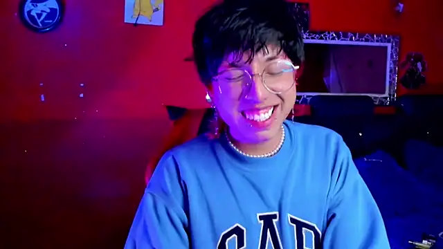 Snapshot of AnggelONfiree chatting on 02.18.25 AnggelONfiree online show from 02.18.25