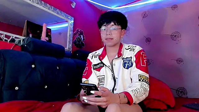 Snapshot of AnggelONfiree chatting on 10.06.25 AnggelONfiree online show from 10.06.25