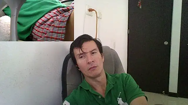 Snapshot of fieryloves chatting on 12.18.24 fieryloves online show from 12.18.24