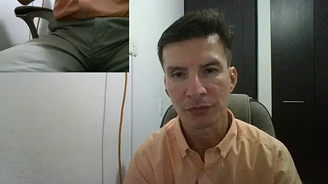 Snapshot of fieryloves chatting on 12.21.24 fieryloves online show from 12.21.24