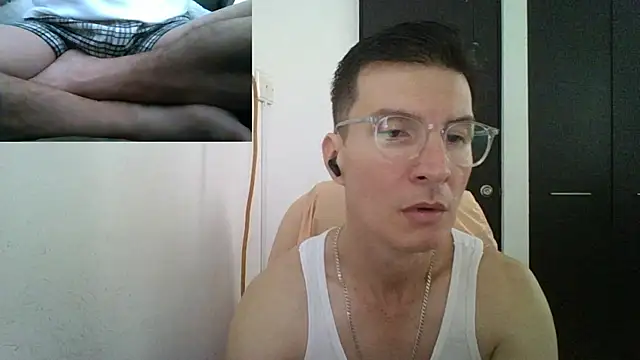 Snapshot of fieryloves chatting on 12.22.24 fieryloves online show from 12.22.24