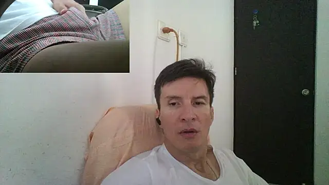 Snapshot of fieryloves chatting on 01.11.25 fieryloves online show from 01.11.25