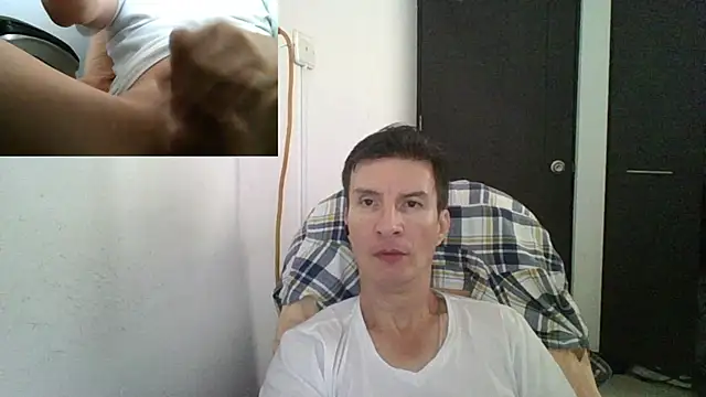 Snapshot of fieryloves chatting on 01.14.25 fieryloves online show from 01.14.25