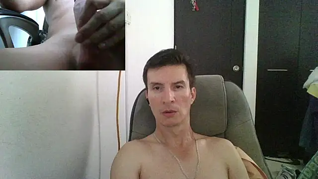 Snapshot of fieryloves chatting on 01.21.25 fieryloves online show from 01.21.25