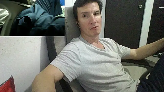 Snapshot of fieryloves chatting on 02.14.25 fieryloves online show from 02.14.25