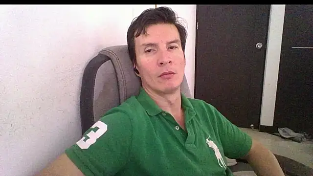 Snapshot of fieryloves chatting on 02.19.25 fieryloves online show from 02.19.25