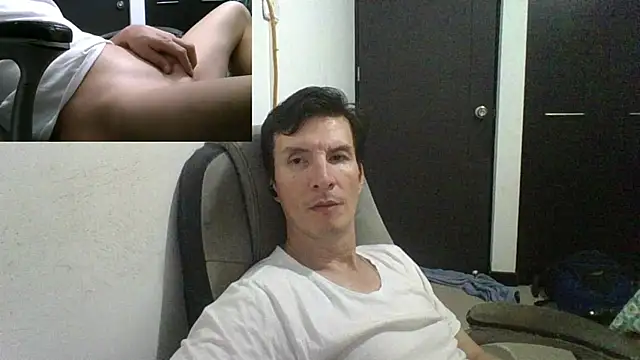 Snapshot of fieryloves chatting on 02.21.25 fieryloves online show from 02.21.25