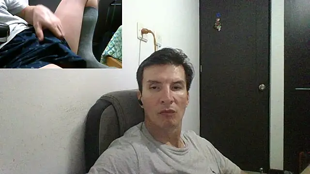 Snapshot of fieryloves chatting on 03.19.25 fieryloves online show from 03.19.25