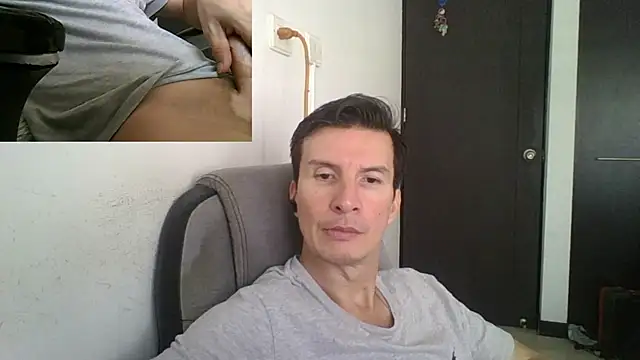 Snapshot of fieryloves chatting on 03.19.25 fieryloves online show from 03.19.25