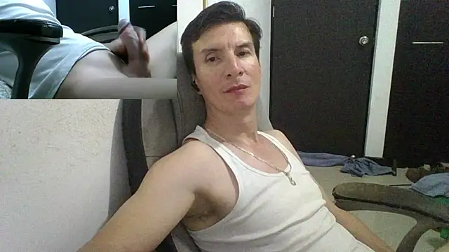 Snapshot of fieryloves chatting on 03.23.25 fieryloves online show from 03.23.25