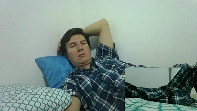 Snapshot of fieryloves chatting on 10.05.25 fieryloves online show from 10.05.25