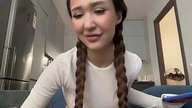 Snapshot of paola_inga chatting on 12.24.24 paola inga online show from 12.24.24