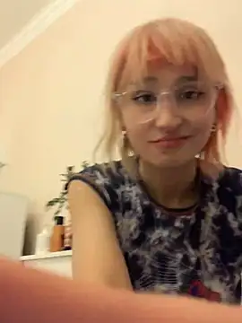 Snapshot of bigbabykiki chatting on 03.15.25 bigbabykiki online show from 03.15.25