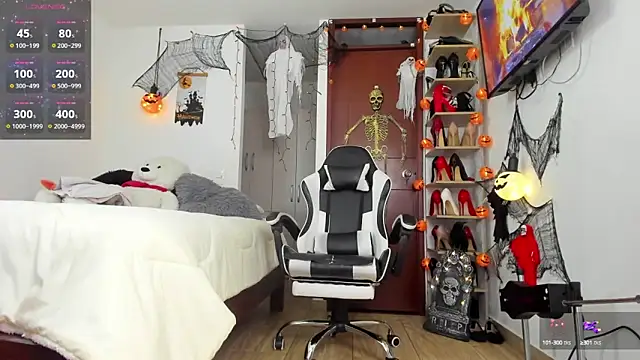 SophieBaker   online show from 10.10.25