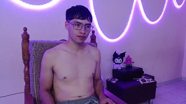 Snapshot of nolanjay_ chatting on 02.18.25 nolanjay online show from 02.18.25