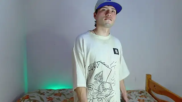 Snapshot of nolanjay_ chatting on 09.25.25 nolanjay online show from 09.25.25