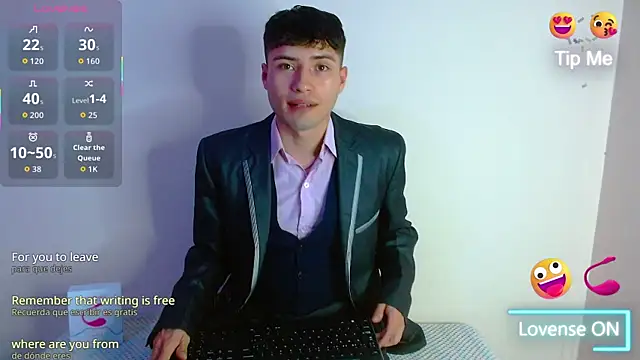 Snapshot of nolanjay_ chatting on 10.02.25 nolanjay online show from 10.02.25