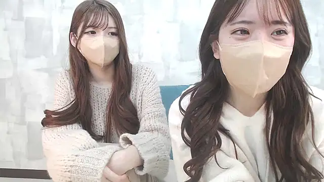 Snapshot of LOVE_MOMO_LOVE chatting on 02.06.25 LOVE MOMO LOVE online show from 02.06.25