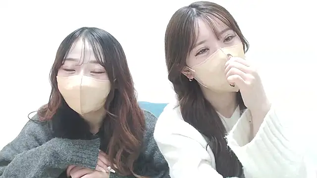 Snapshot of LOVE_MOMO_LOVE chatting on 02.10.25 LOVE MOMO LOVE online show from 02.10.25