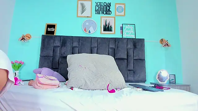 DulceAurora   online show from 02.17.25