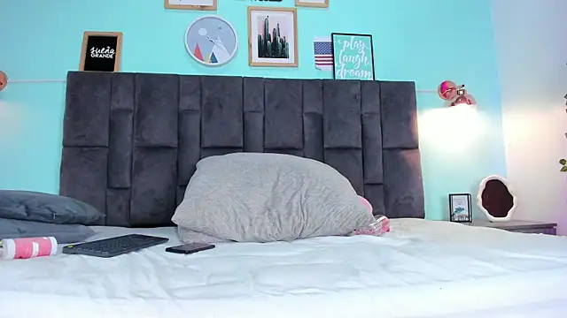 DulceAurora   online show from 03.22.25