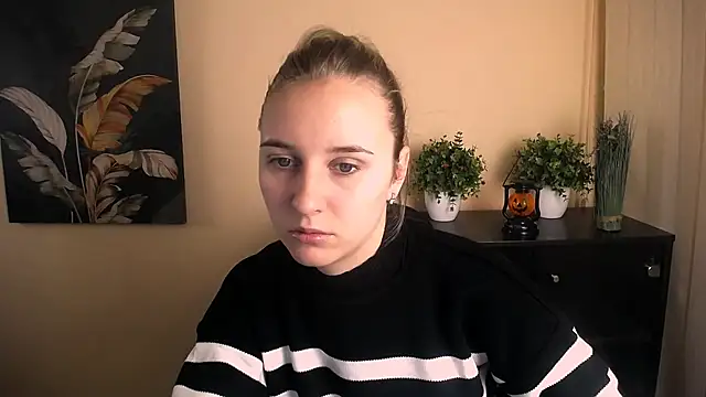 Snapshot of _Nicole_new chatting on 10.30.25  Nicole new online show from 10.30.25