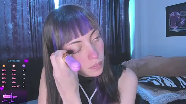 Snapshot of MiaGoth_ chatting on 10.09.25 MiaGoth online show from 10.09.25