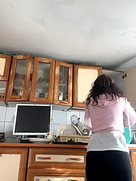 EmaSkyes online show from 11.01.25