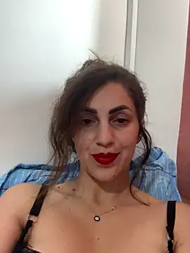 EmaSkyes online show from 11.19.25