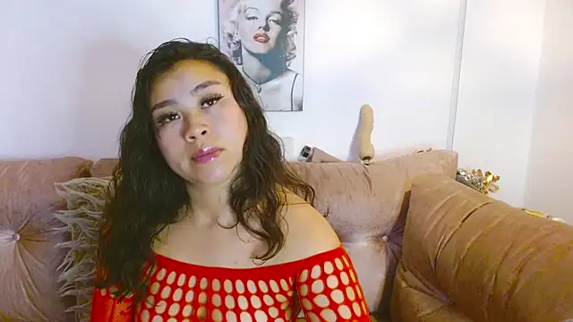 Snapshot of hinataleecs chatting on 01.10.25 hinataleecs online show from 01.10.25