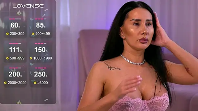 Snapshot of AnaRhodes chatting on 10.17.25 AnaRhodes online show from 10.17.25