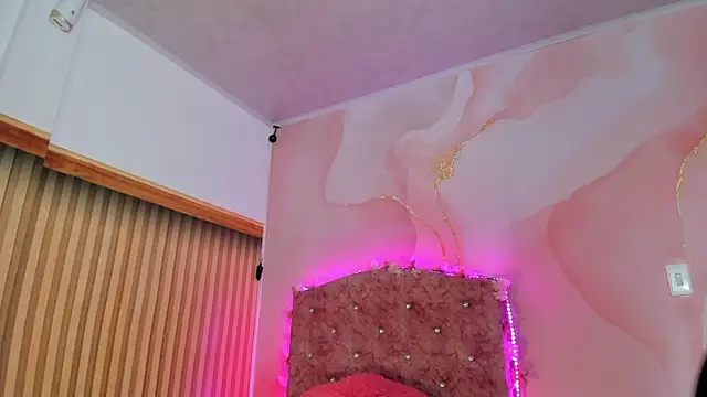 Snapshot of Daisy__rose chatting on 09.09.25 Daisy rose online show from 09.09.25