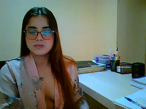 Snapshot of maliamiller chatting on 09.17.25 maliamiller online show from 09.17.25