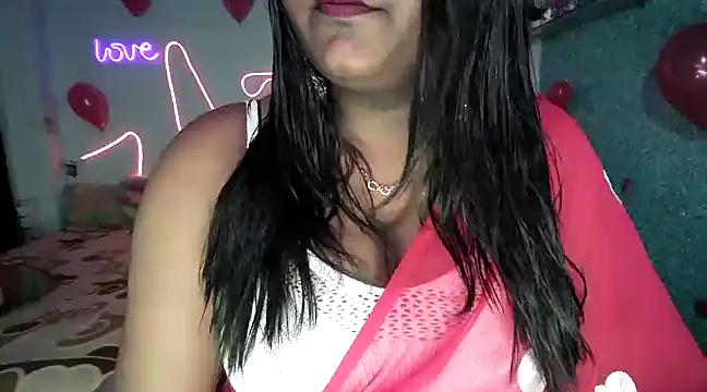 expression queen online show from 02.17.25