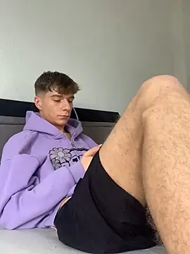 Snapshot of MiguelRausch chatting on 01.08.25 MiguelRausch online show from 01.08.25