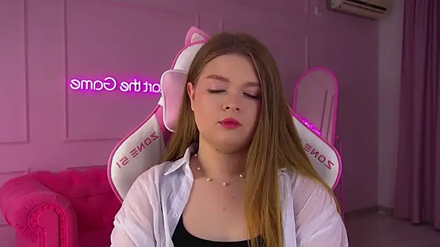 CrystalLyons online show from 11.30.25