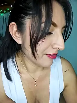 Snapshot of ELISA_90 chatting on 01.24.25 ELISA 90 online show from 01.24.25