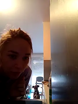 Snapshot of ElektrikFrancaise chatting on 09.18.25 ElektrikFrancaise online show from 09.18.25