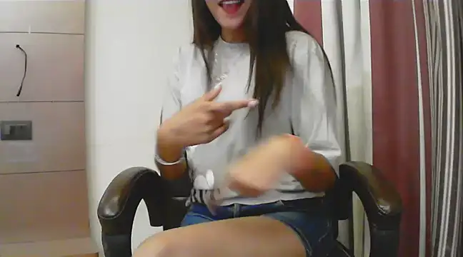 Snapshot of collage_hoty chatting on 03.17.25 collage hoty online show from 03.17.25