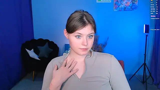 Snapshot of nikole_kitt chatting on 01.14.25 nikole kitt online show from 01.14.25