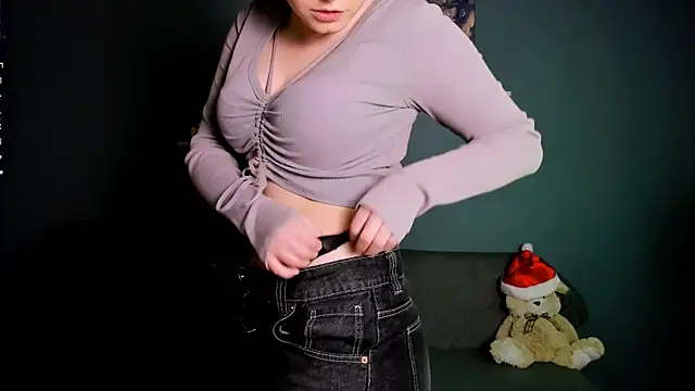 Snapshot of nikole_kitt chatting on 01.20.25 nikole kitt online show from 01.20.25