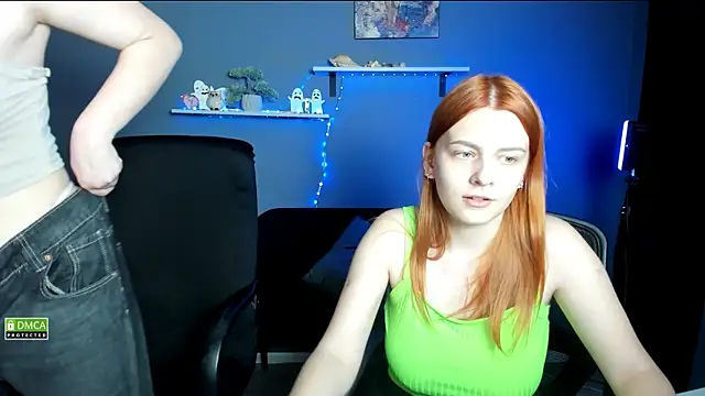 Snapshot of nikole_kitt chatting on 01.28.25 nikole kitt online show from 01.28.25