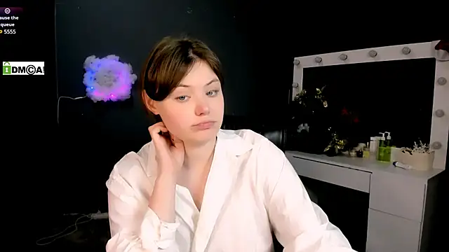 Snapshot of nikole_kitt chatting on 02.11.25 nikole kitt online show from 02.11.25