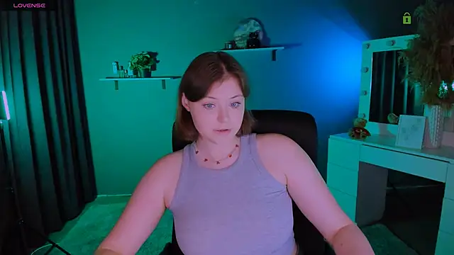 Snapshot of nikole_kitt chatting on 09.22.25 nikole kitt online show from 09.22.25