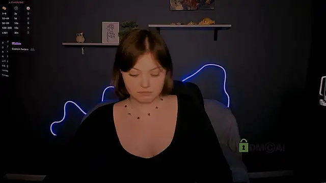 Snapshot of nikole_kitt chatting on 10.10.25 nikole kitt online show from 10.10.25