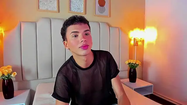 Snapshot of SEANTROYY chatting on 10.16.25 SEANTROYY online show from 10.16.25