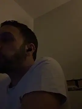 Snapshot of Leb_guy41 chatting on 11.03.25 Leb guy41 online show from 11.03.25