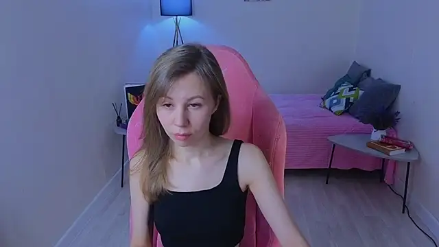 Snapshot of Lill_Mary chatting on 12.19.24 Lill Mary online show from 12.19.24